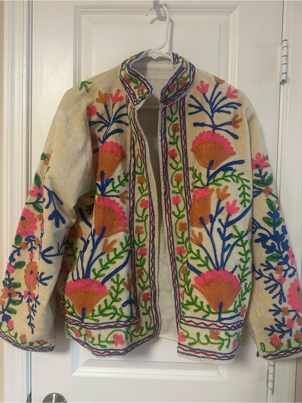 Suzano Hand-Embroidered Cream Floral Jacket